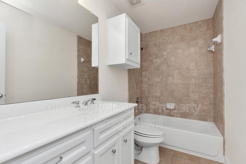 3627 Main Plaza Dr - Photo 6 of 36