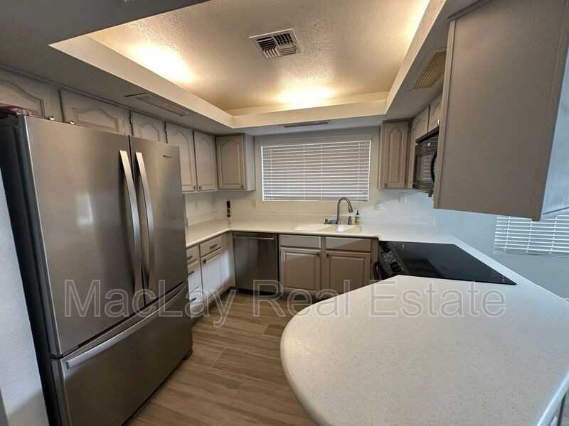 5756 W Del Rio St - Photo 7 of 32