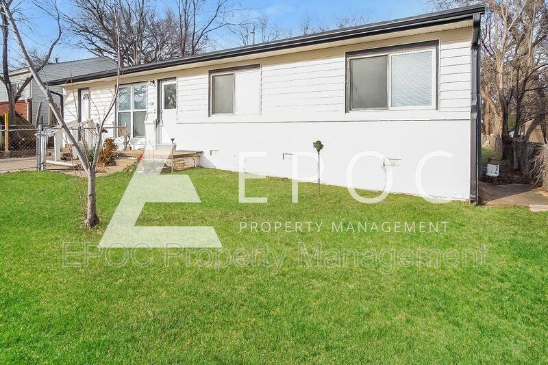 1109 Forest Dr - Photo 2 of 15
