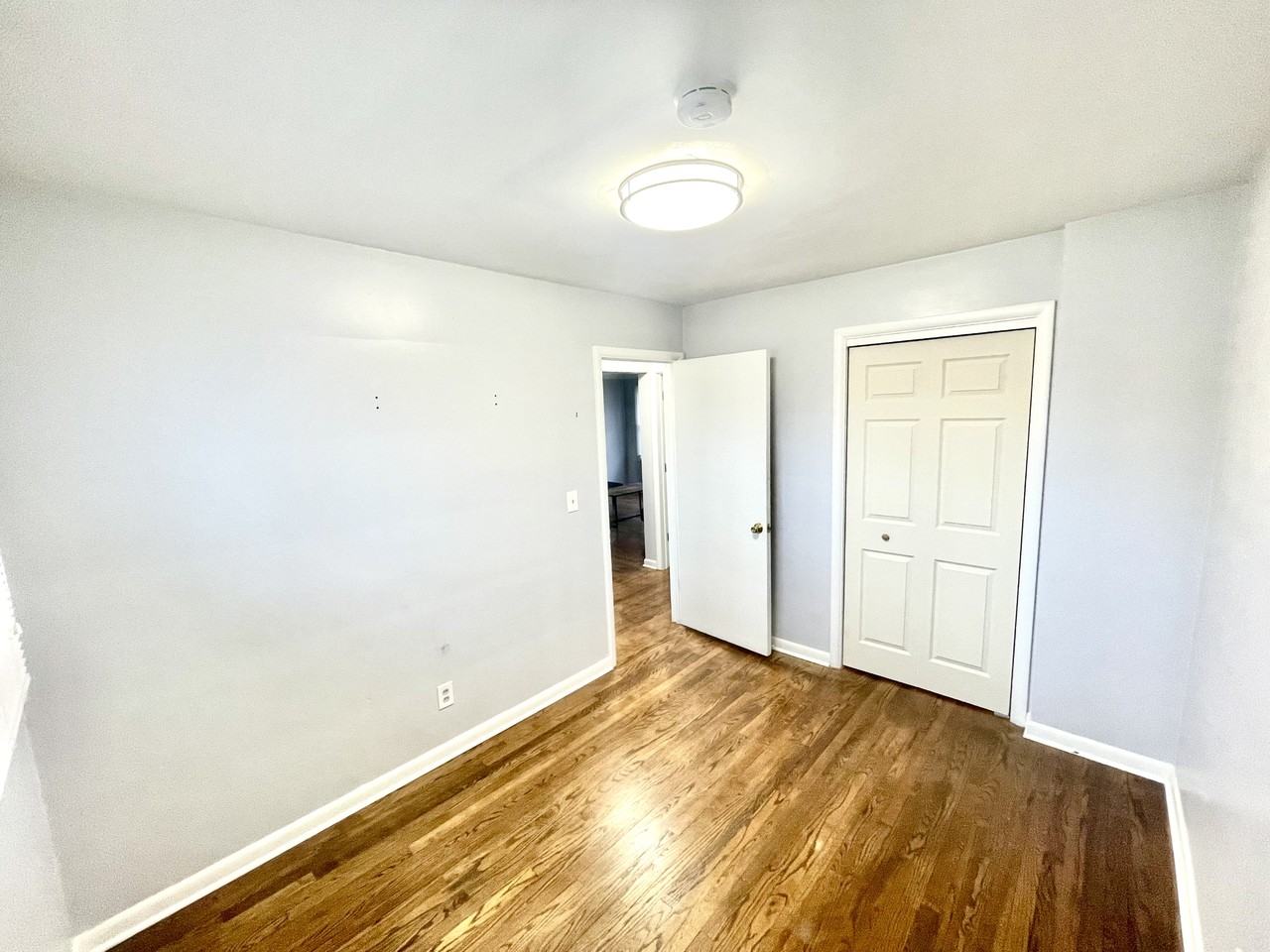 2134 Washtenaw Ave - Photo 4 of 13