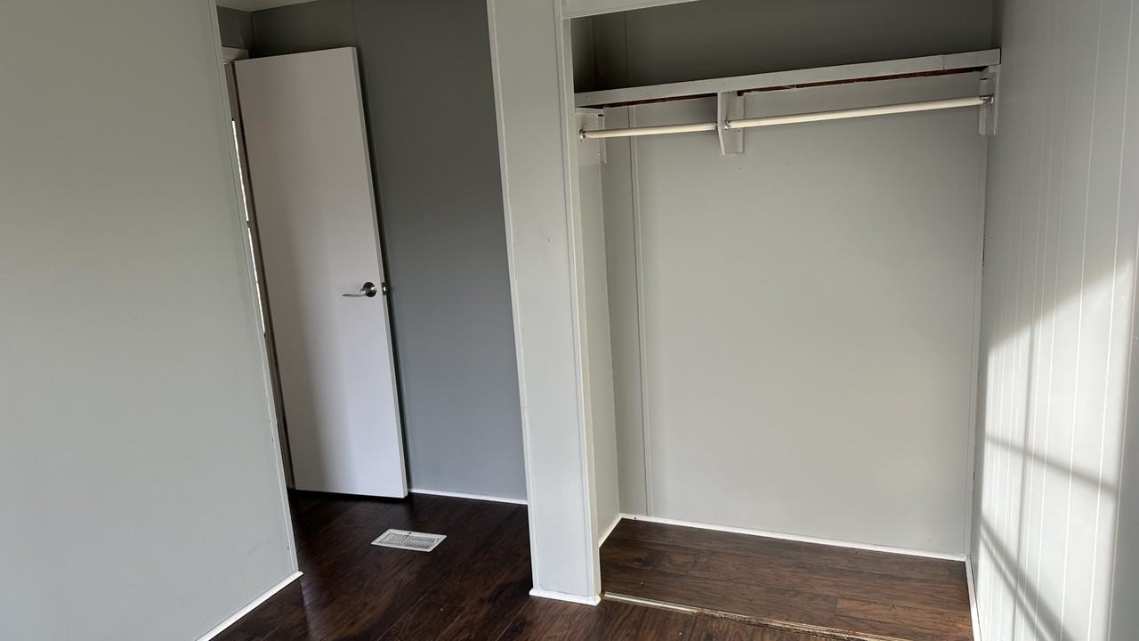 171 Kelly Rd - Photo 4 of 18