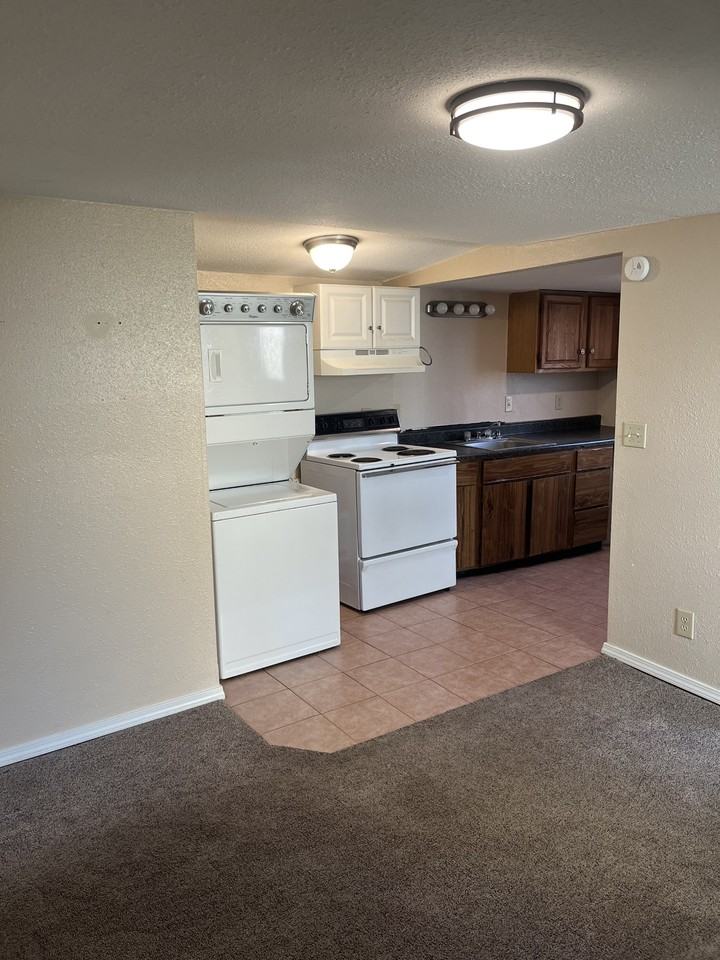 2419 Undine St #B - Photo 3 of 4