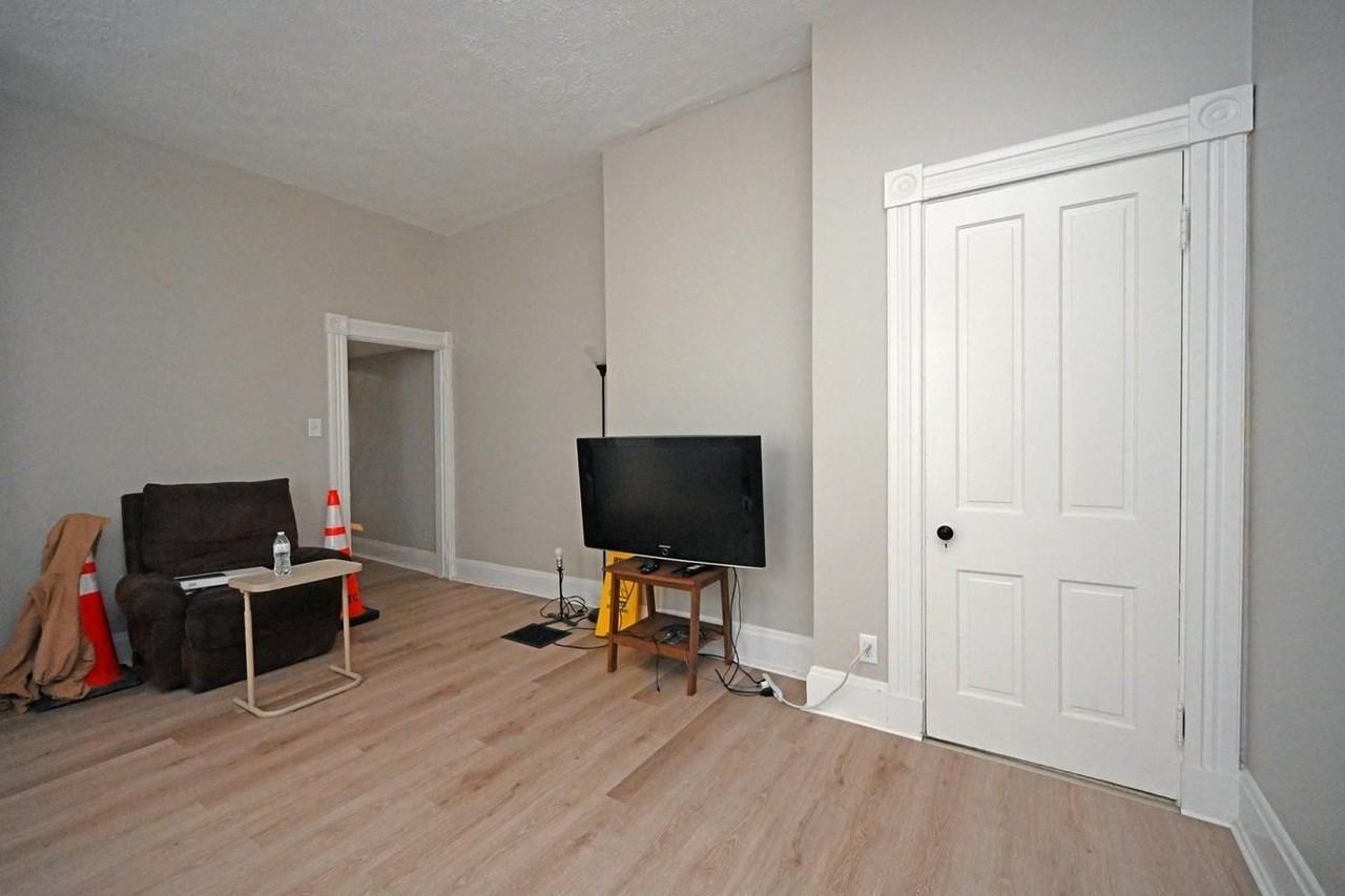 624 Riddle Road - Photo 3 of 26