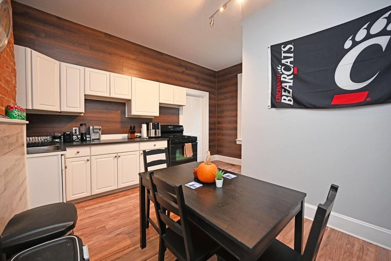 624 Riddle Road - Photo 4 of 26