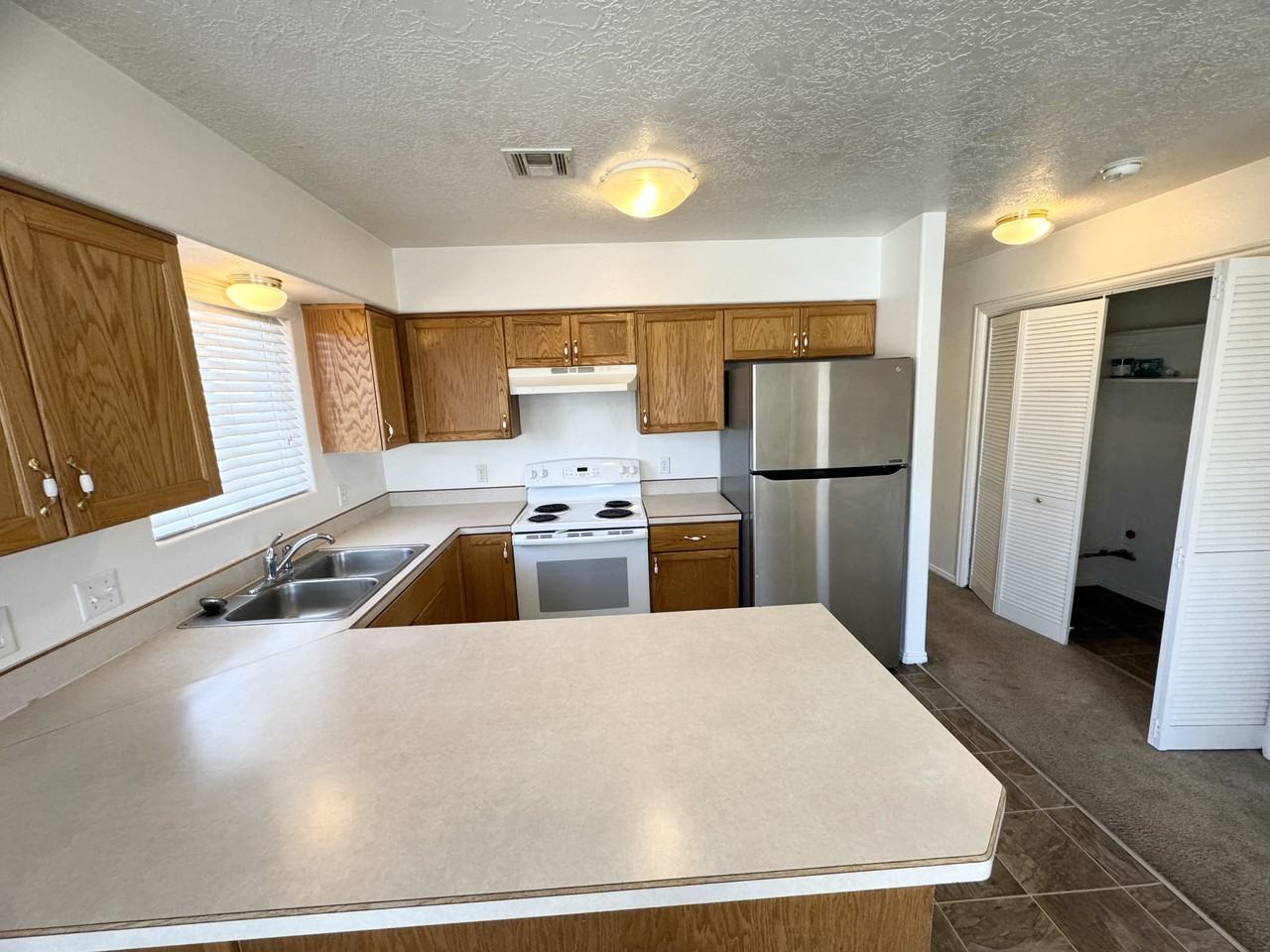 1063 S 430 E #3 - Photo 3 of 11