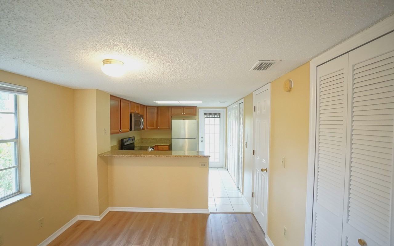 2263 Fletchers Point Cir - Photo 4 of 18