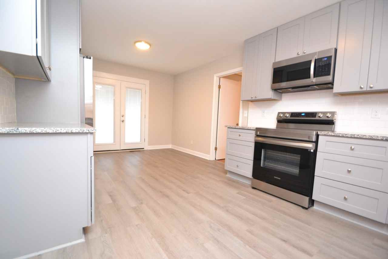 126 Montclair Cir - Photo 3 of 42