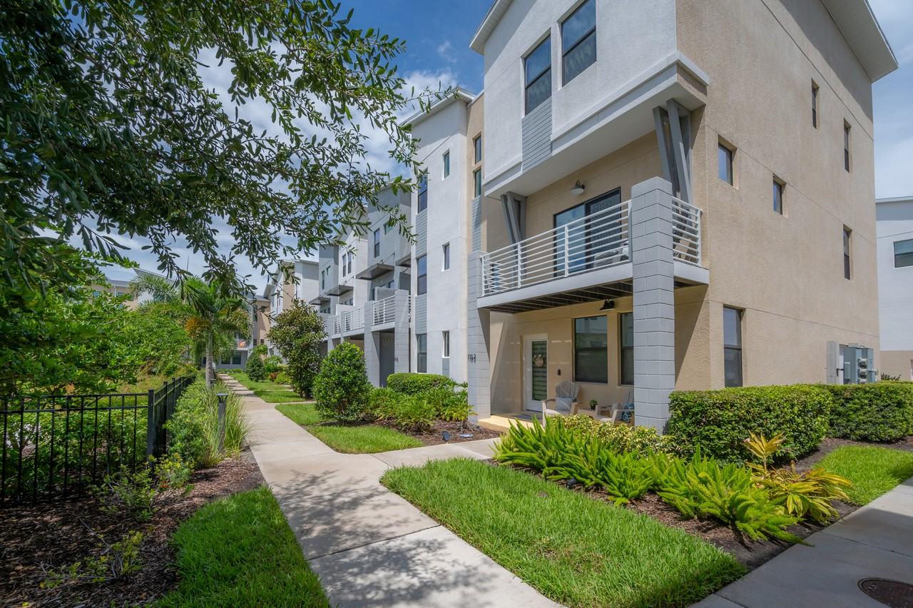 1162 25th Way N - Photo 2 of 50