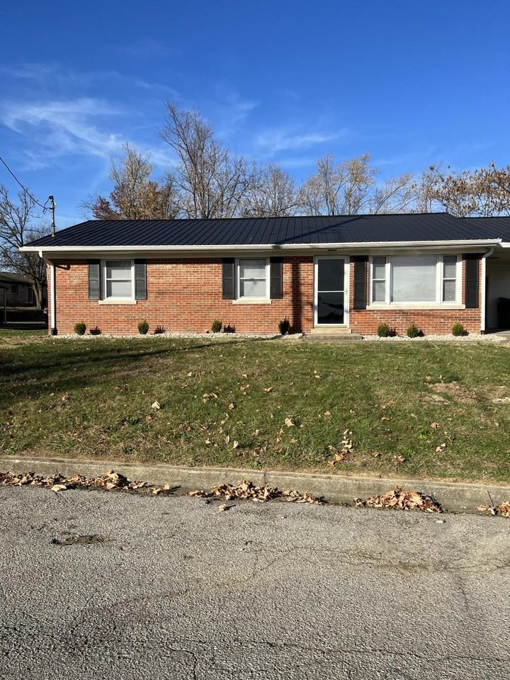 105 Chenault Dr, Richmond, KY 40475 3 Bedroom House for 1,300/month