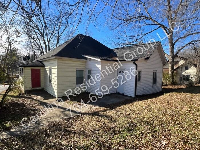8907 Franklin St E - Photo 2 of 17