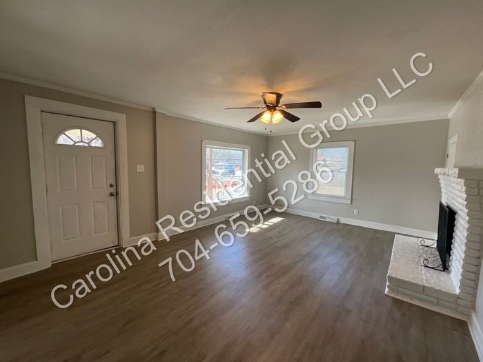 8907 Franklin St E - Photo 3 of 17