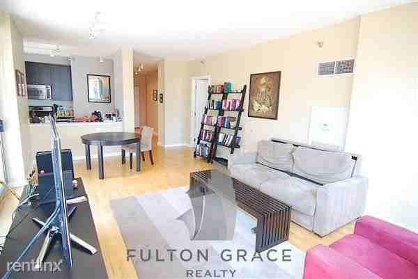 330 W Grand Ave - Photo 2 of 10