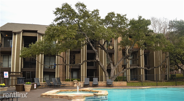 Huebner @ Vance Jackson - Photo 2 of 10