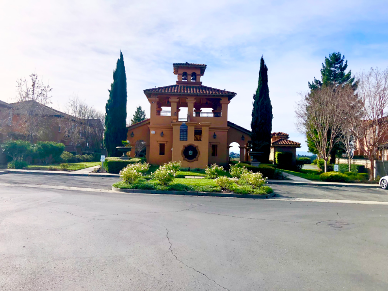 7411 Imperial Ct - Photo 3 of 32