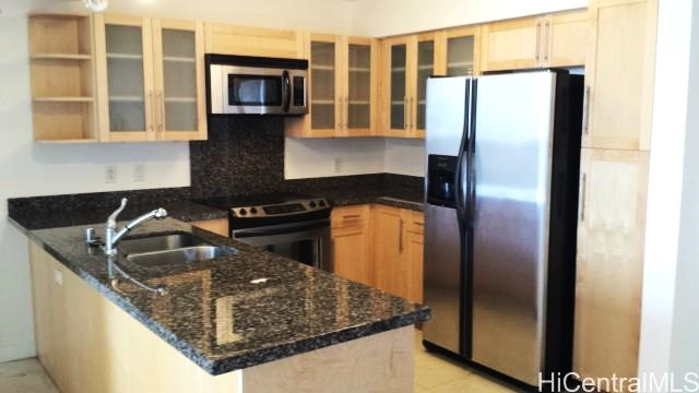 600 Queen St #2508