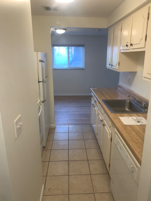 22121 River Oaks Dr #E3 - Photo 3 of 8