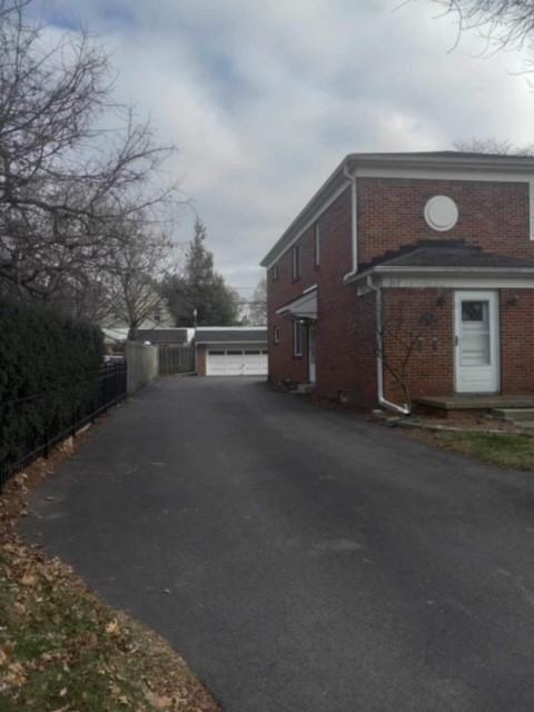 2136 Secor Rd Lowr #LOW - Photo 2 of 18