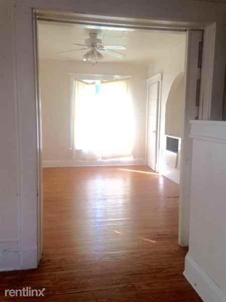 305 W Navarre St - Photo 2 of 4