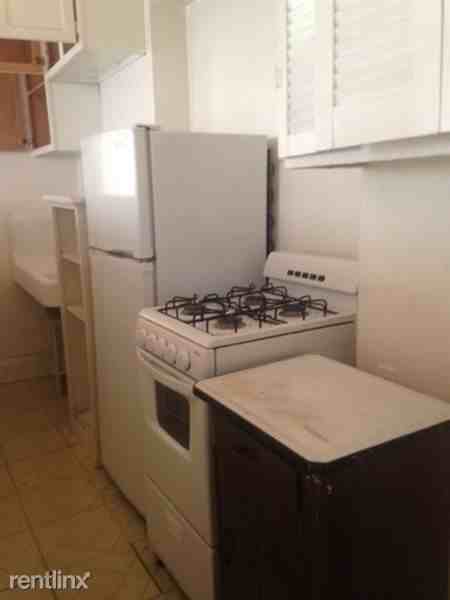 305 W Navarre St - Photo 3 of 4