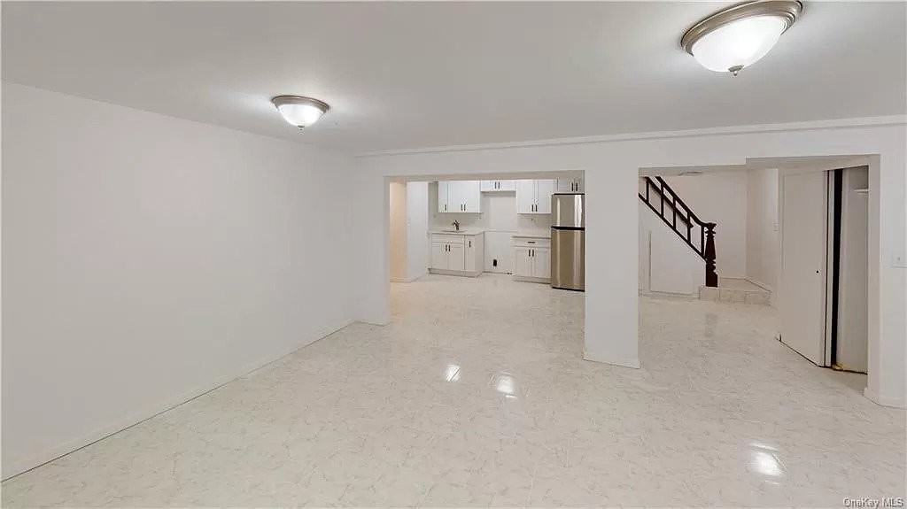 340 Tysens Ln #BS - Photo 2 of 9