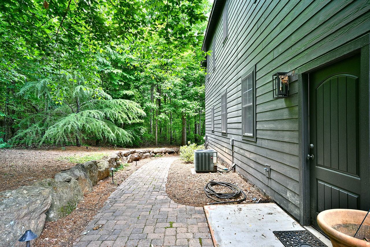 101 N Henderson Rd #1 - Photo 3 of 32