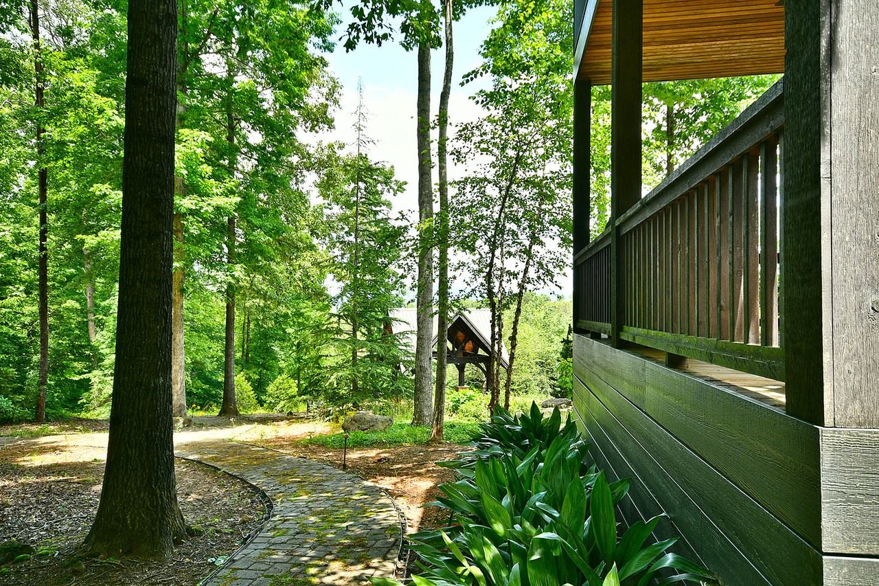 101 N Henderson Rd #1 - Photo 5 of 32