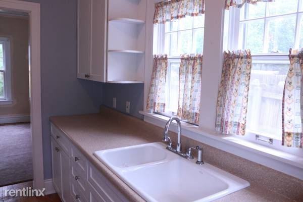 922 W Kalamazoo Ave - Photo 3 of 3