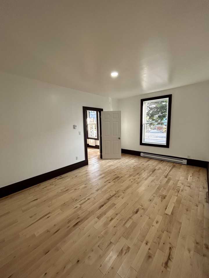 6643 Avenue du Parc - Photo 2 of 6