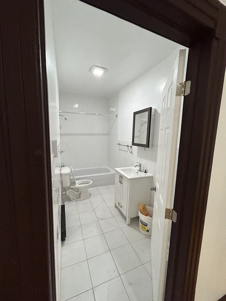 6643 Avenue du Parc - Photo 3 of 6