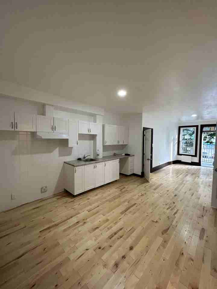 6643 Avenue du Parc - Photo 4 of 6