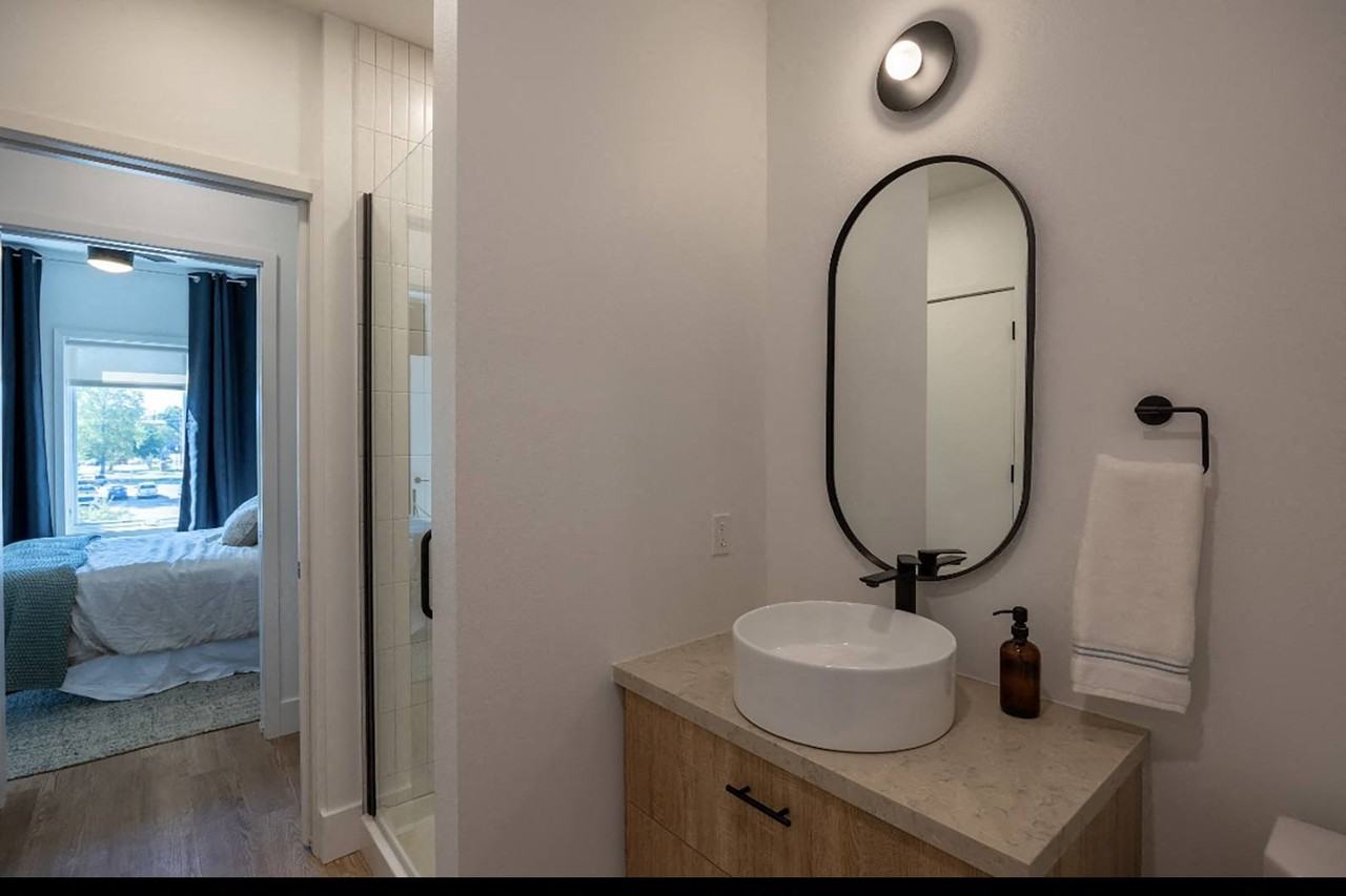 The Howard - Photo 7 of 38