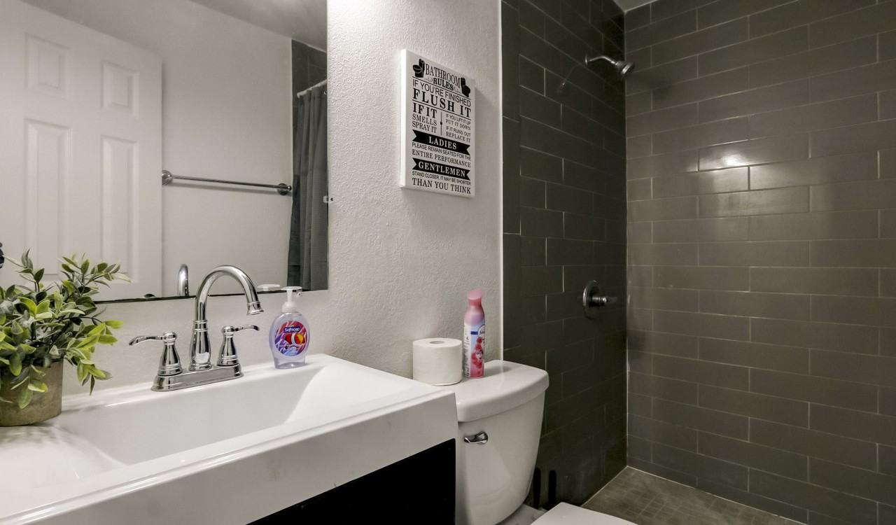 N 20th St - Photo 2 of 17