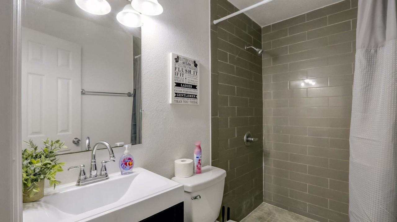 N 20th St - Photo 5 of 17