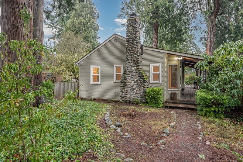 3844 Ne 87th St - Photo 3 of 20