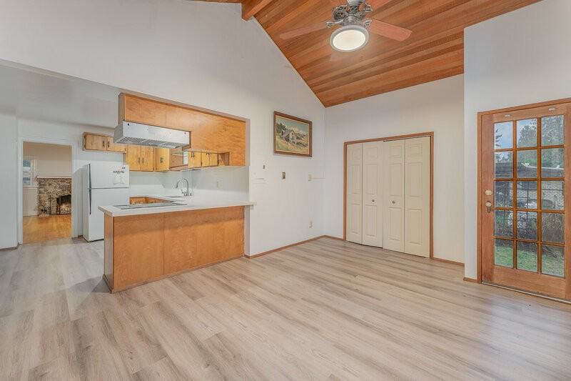 3844 Ne 87th St - Photo 6 of 20