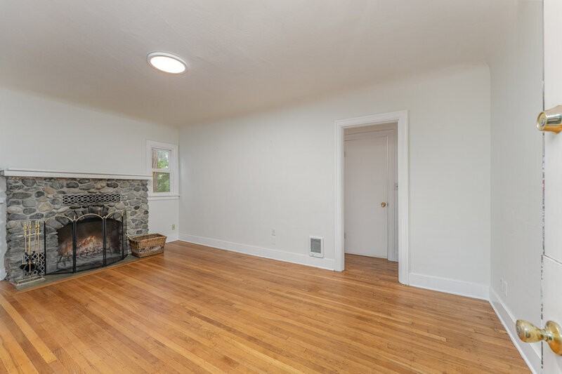 3844 Ne 87th St - Photo 7 of 20