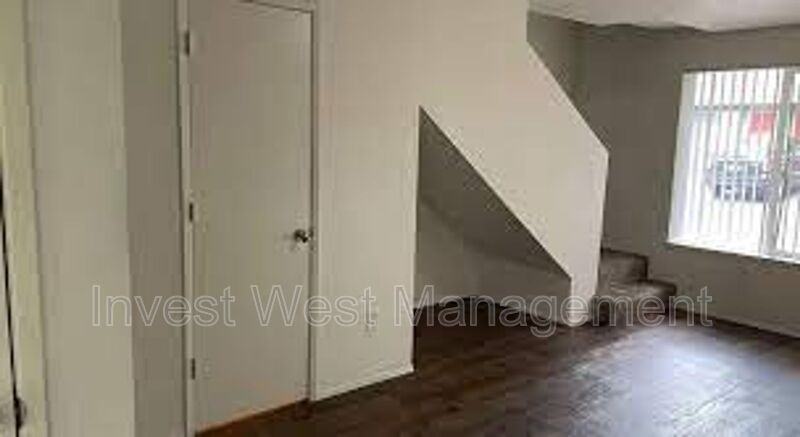 9031 N Saint Louis Ave - Photo 4 of 13