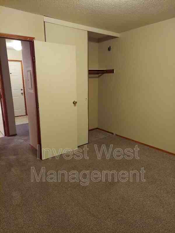 1701 E Reserve St #5 - Photo 3 of 5