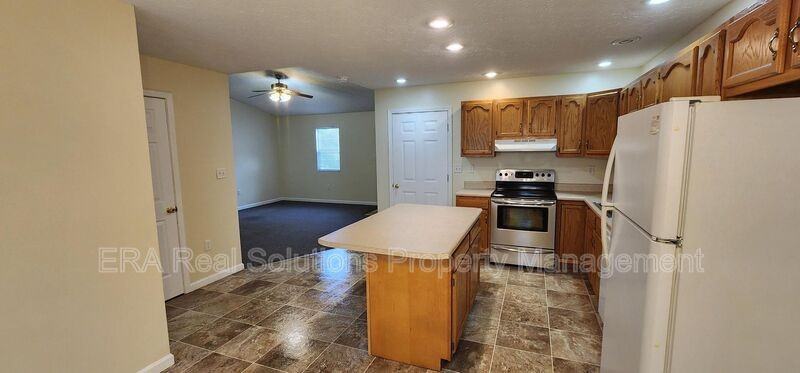 1066 N West St - Photo 5 of 14