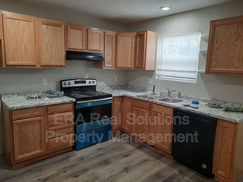 326 Bigelow St - Photo 3 of 12
