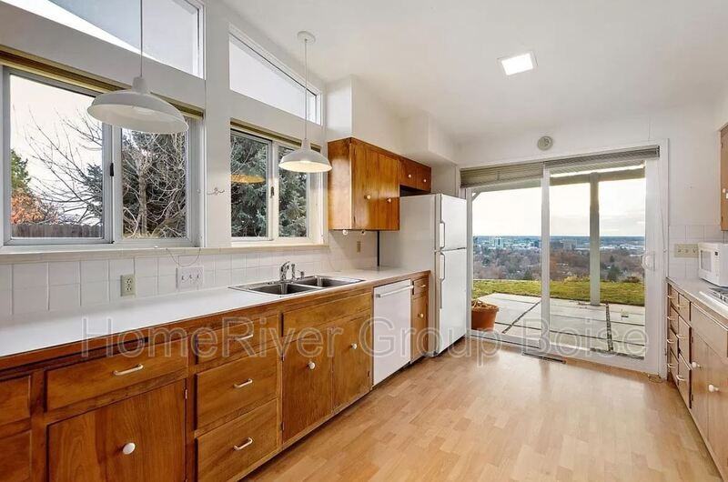 363 N Panorama Pl - Photo 3 of 11