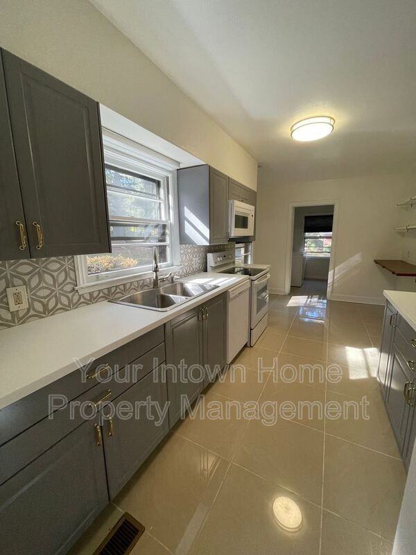 1876 Mason Mill Rd - Photo 6 of 38