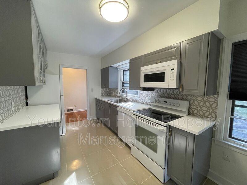 1876 Mason Mill Rd - Photo 7 of 38