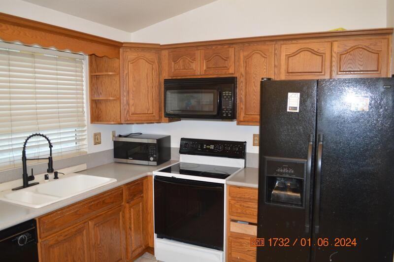 1561 Spring Ct - Photo 7 of 50