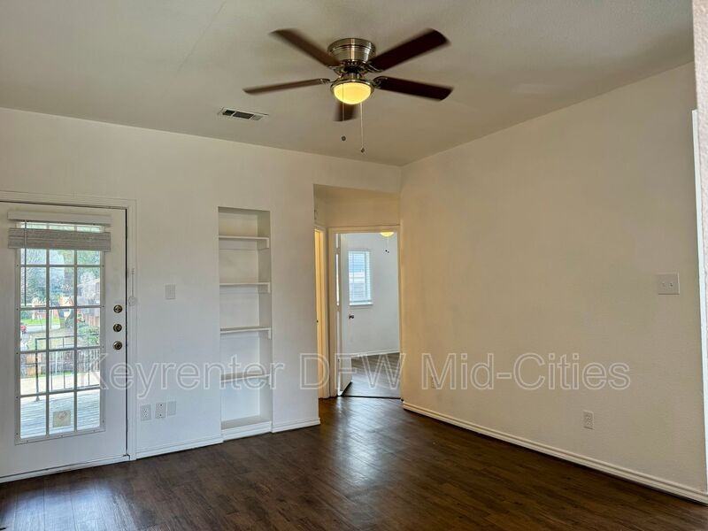 1112 Holly St - Photo 2 of 20