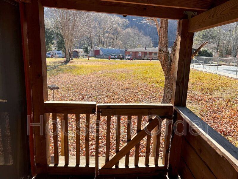 115 Crider Cir - Photo 3 of 13