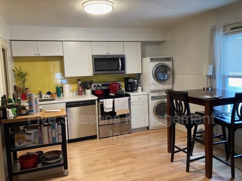 17 Drew St - Photo 4 of 14