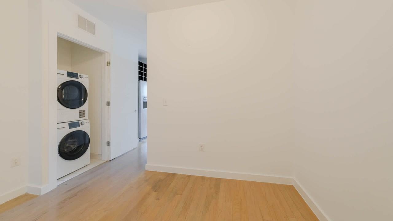 Madox - Photo 4 of 50