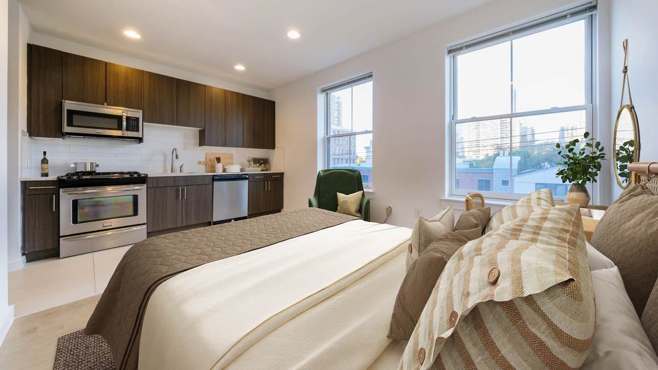 Madox - Photo 6 of 50