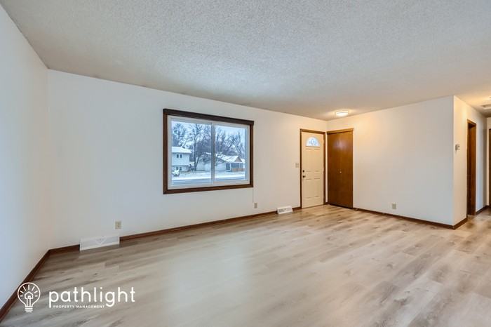 13 Fairway Dr - Photo 2 of 20